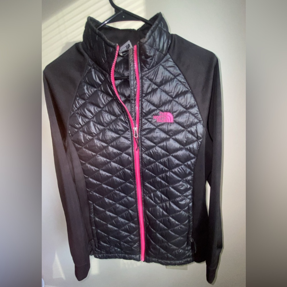 THE NORTH FACE Women's Mashup Insulated Jacket black and pink